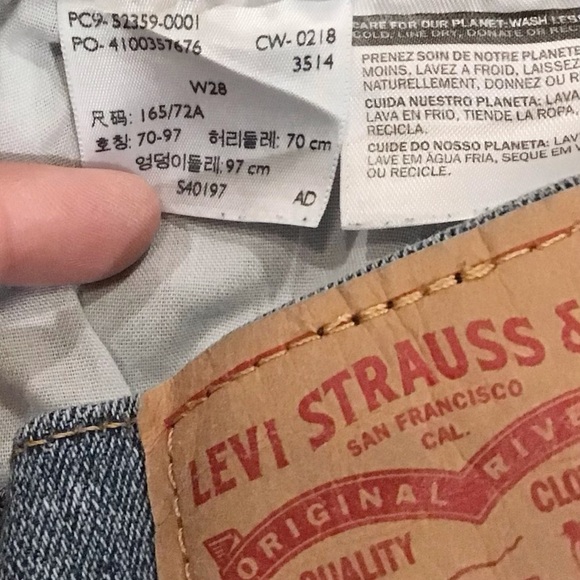 Levi’s 28 6/7) Mile High Denim Women’s Jeans Shorts High Rise Raw Hems Stretch - Picture 9 of 11